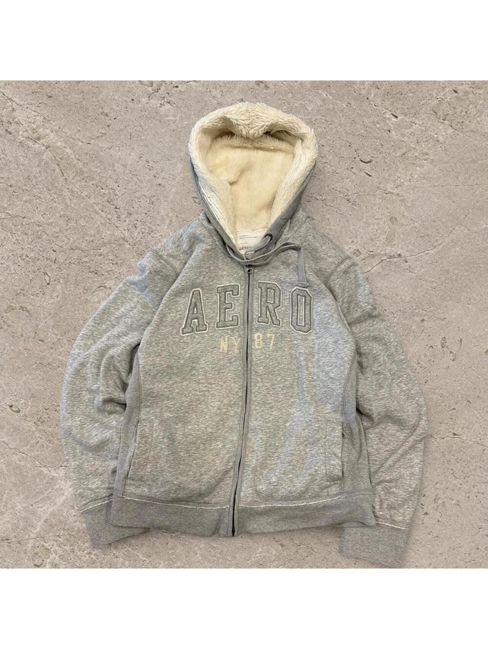 Beautiful vintage Y2K Aeropostale Gray Hoodie with Faux Fur hood and Lining